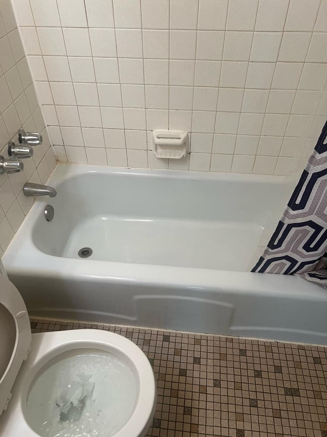 picture of a bathtub that has recently been cleaned